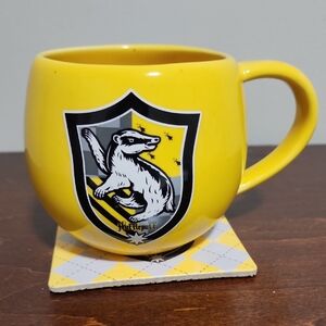 Harry PotterYellow Hufflepuff Crest Mug With Coaster